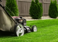 Догляд за газоном на великих площах
