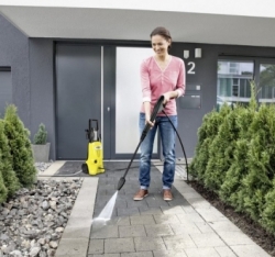 Миття тротуарної плитки